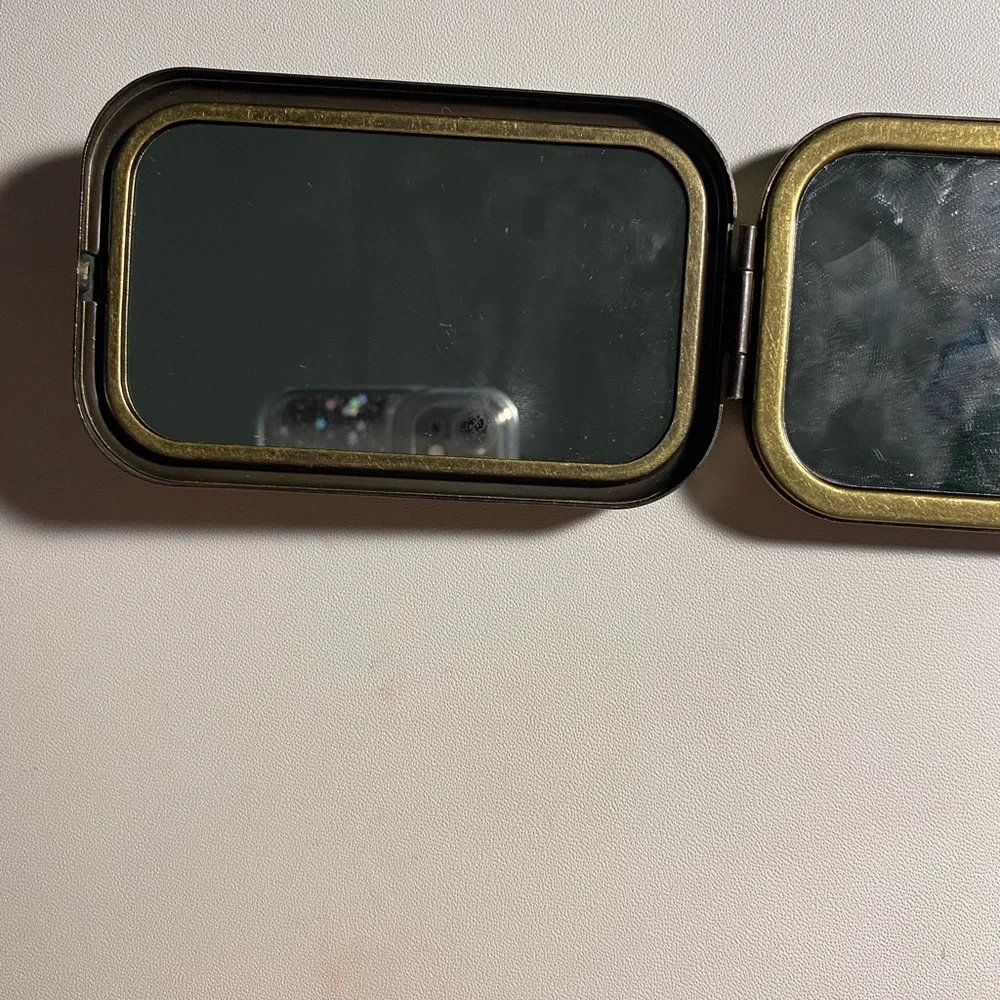 Peacock Design Metal Foldable HANDHELD MIRROR - Picture 4 of 6